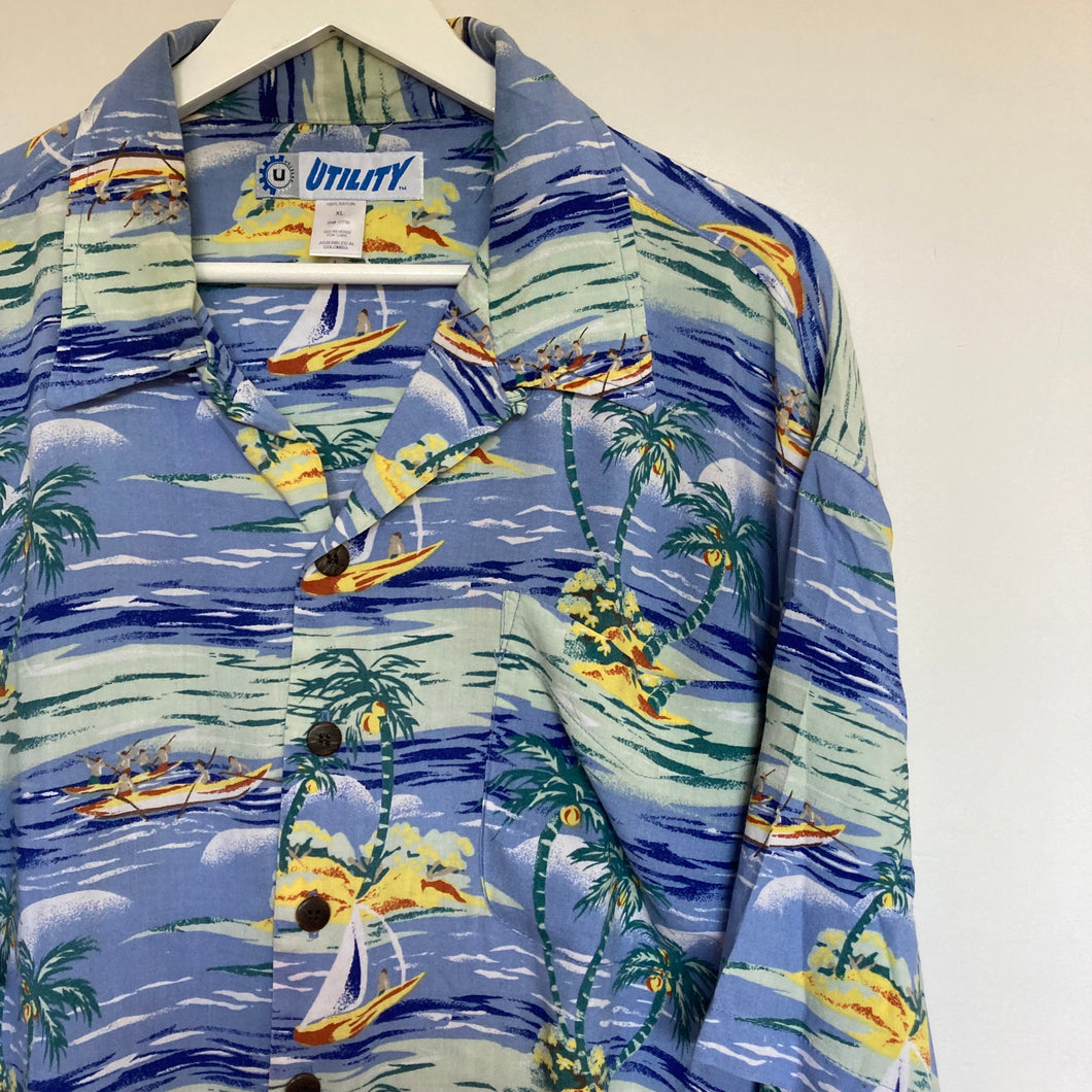 chemise-hawaienne-a-fleurs-bleue