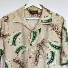 Charger l&#39;image dans la galerie, Chemise hawaïenne à fleurs 100% soie 

