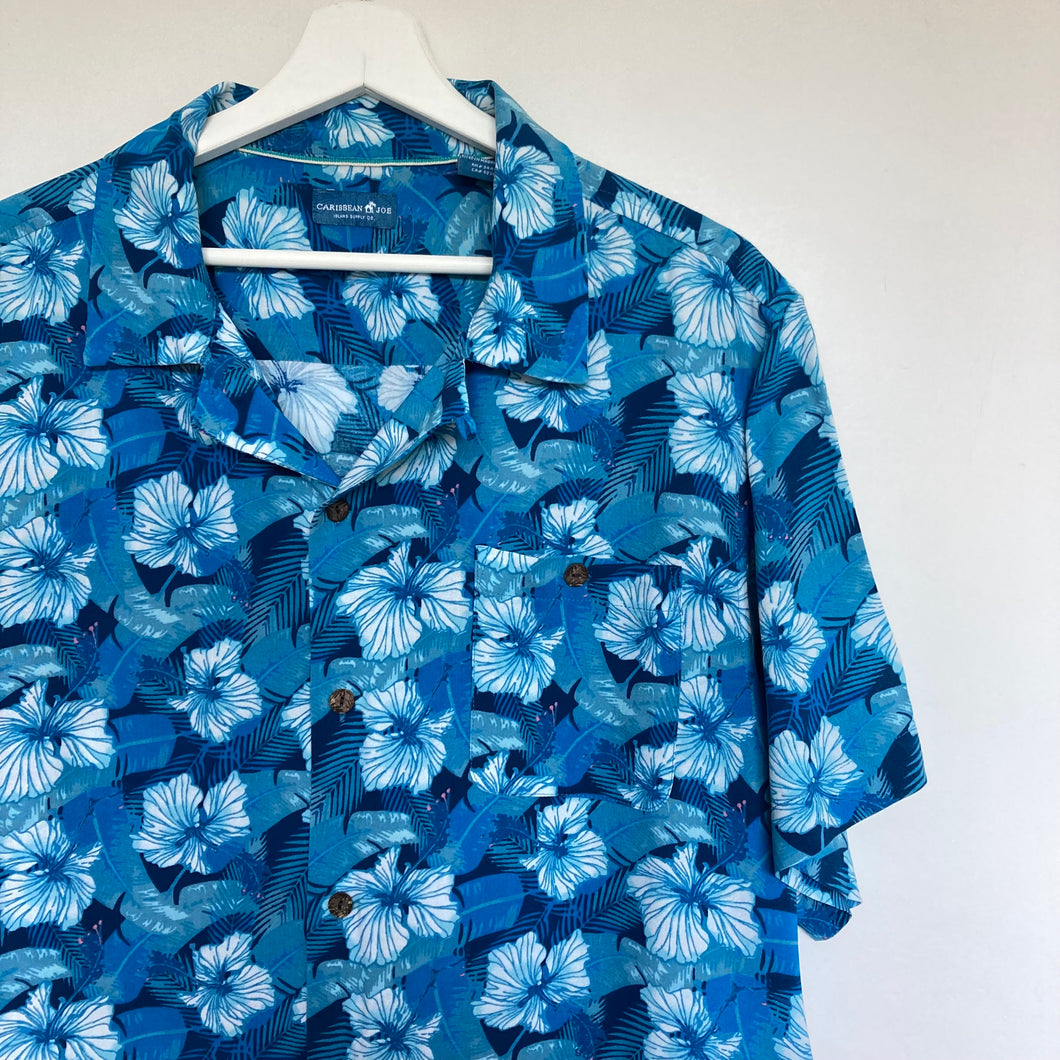     chemise-hawaienne-homme-a-fleurs-bleue