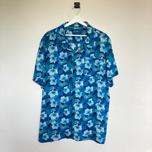 Charger l&#39;image dans la galerie,     chemise-hawaienne-homme-a-fleurs-bleue

