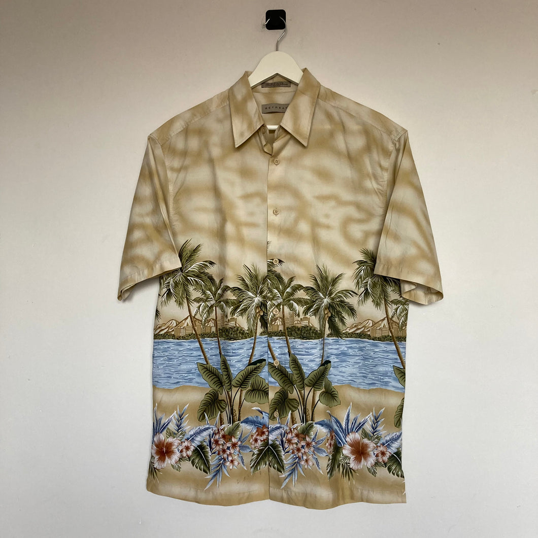 chemise-hawaienne-homme-coloree-fleurs-et-palmiers
