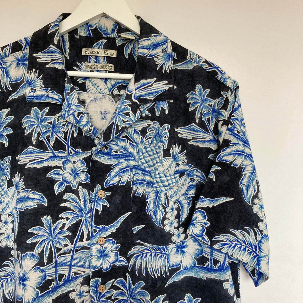 chemise-hawaienne-homme-en-soie-noire-et-bleue