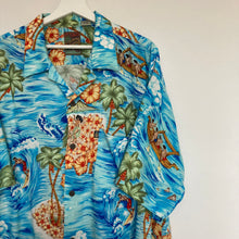Charger l&#39;image dans la galerie, chemise-hawaienne-homme-multicolore-fleurs-et-ocean
