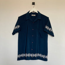 Charger l&#39;image dans la galerie, chemise-hawaienne-homme-vintage-a-fleurs-bleue
