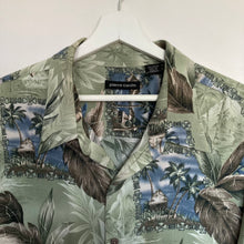 Charger l&#39;image dans la galerie, chemise-hawaienne-homme-vintage-a-fleurs-pierre-cardin
