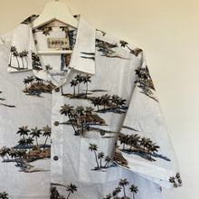 Charger l&#39;image dans la galerie, chemise-hawaienne-homme-vintage-blanche
