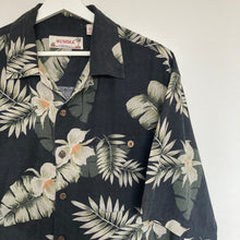 Charger l&#39;image dans la galerie, chemise-hawaienne-homme-vintage-noir
