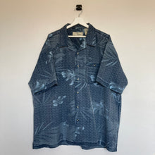 Charger l&#39;image dans la galerie, chemise-hawaienne-vintage-a-fleurs-homme-bleue
