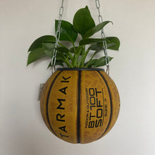 Charger l&#39;image dans la galerie, deco-basketball-plante-ballon-de-basket-recycle-tarmak
