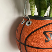 Charger l&#39;image dans la galerie, deco-basketball-plante-ballon-de-basket-spalding
