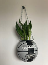 Charger l&#39;image dans la galerie, deco-basketball-plante-ballon-de-basket-spurs-nba
