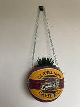 Charger l&#39;image dans la galerie, deco-basketball-vintage-plante-ballon-de-basket-cleveland-cavaliers-nba
