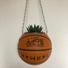 Charger l&#39;image dans la galerie, deco-basketball-vintage-plante-ballon-de-basket-recycle-tarmak
