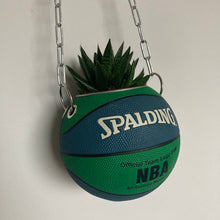Charger l&#39;image dans la galerie, decoration-ballon-de-basket-transforme-en-pot-de-fleur-spalding-vert-et-bleu-basketball-planter
