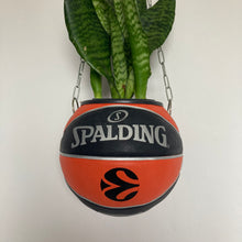 Charger l&#39;image dans la galerie,      decoration-basketball-planter-ballon-de-basket-spalding-pot-de-fleurs-original
