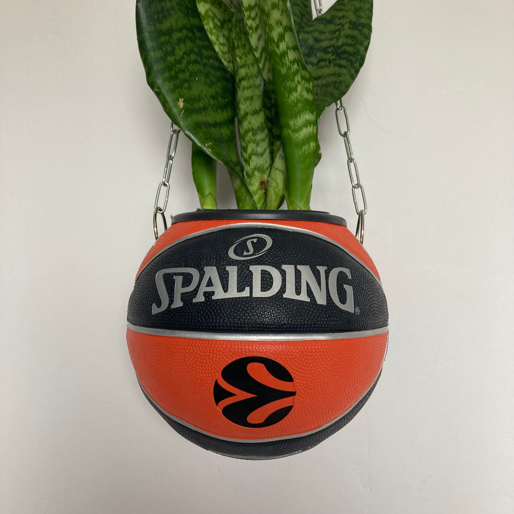      decoration-basketball-planter-ballon-de-basket-spalding-pot-de-fleurs-original