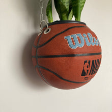 Charger l&#39;image dans la galerie, decoration-basketball-planter-ballon-de-basket-wilson-grizzlies-pot-de-fleurs-original
