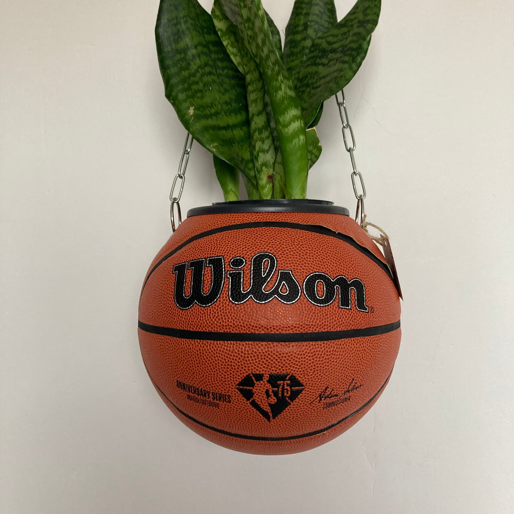     decoration-basketball-planter-ballon-de-basket-wilson-pot-de-fleur-original