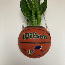 Charger l&#39;image dans la galerie,      decoration-basketball-planter-ballon-de-basket-wilson-utah-jazz-pot-de-fleurs-original
