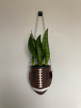Charger l&#39;image dans la galerie, decoration-nfl-ballon-de-football-us-americain-pot-de-fleurs-basketball-planter

