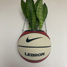 Charger l&#39;image dans la galerie, decoration-nike-basketball-planter-pot-de-fleurs-ballon-de-basket-plante
