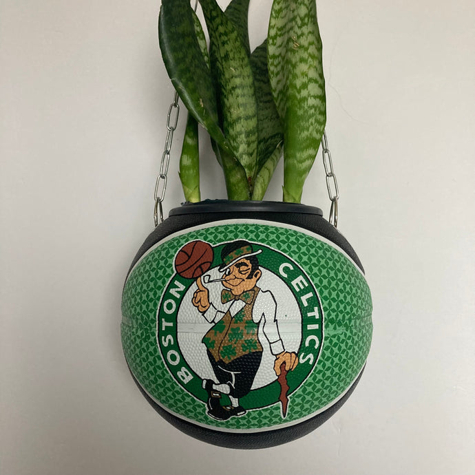 decoration-sneakers-pot-de-fleurs-plante-ballon-de-basket-celtics-basketball-planter