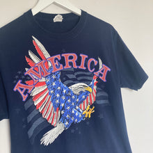 Charger l&#39;image dans la galerie, Tee shirt vintage aigle drapeau américain (S)

