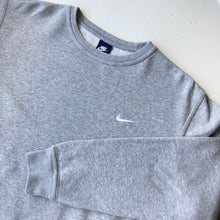 Charger l&#39;image dans la galerie, Sweat homme Nike gris logo brodé
