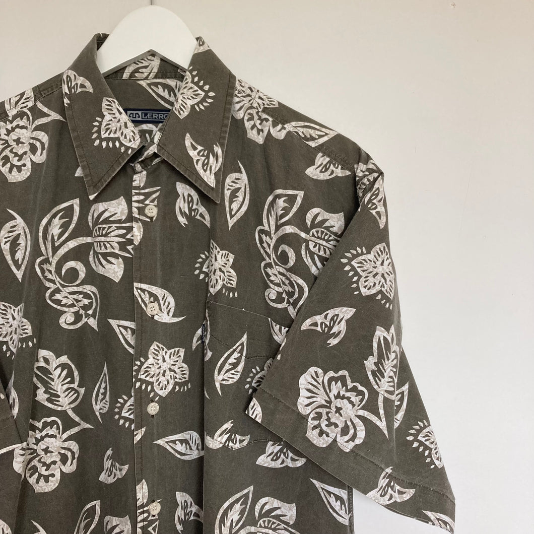 Chemise hawaïenne grise vintage à fleurs pour homme