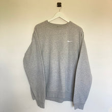 Charger l&#39;image dans la galerie, Sweat homme Nike gris logo brodé
