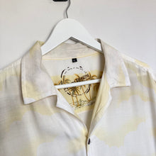 Charger l&#39;image dans la galerie, Chemise hawaïenne à motifs palmiers pour homme - Blanc jaune crème beige
