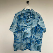 Charger l&#39;image dans la galerie, chemise hawaïenne vintage à fleurs et à motifs pour homme 
