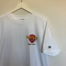 Charger l&#39;image dans la galerie, T-shirt blanc vintage 90’s Hard Rock Café New York - Made in USA
