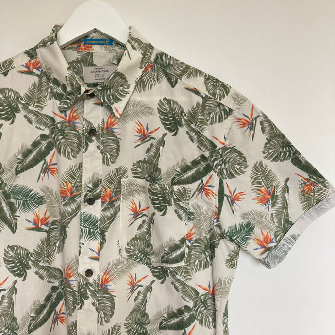 Chemise hawaïenne Jack and Jones (M coupe cintrée) - motifs à fleurs pour homme