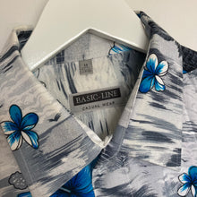 Charger l&#39;image dans la galerie, Chemise hawaïenne à fleurs grise et bleue pour homme 
