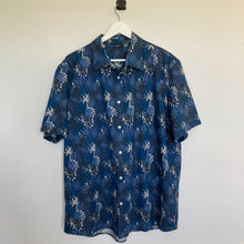 Charger l&#39;image dans la galerie, chemise hawaienne vintage à fleurs ou à motifs homme - magnum
