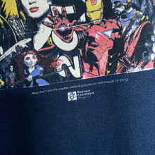 Charger l&#39;image dans la galerie, T-shirt bleu foncé imprimé au dos &quot;Harkins Theatre&quot; (XL ou M/L oversize)
