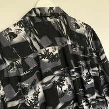 Charger l&#39;image dans la galerie, Chemise hawaïenne noire et blanche (L/XL)
