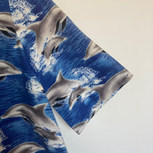 Charger l&#39;image dans la galerie, Chemise vintage motifs dauphins (XS/S femme)
