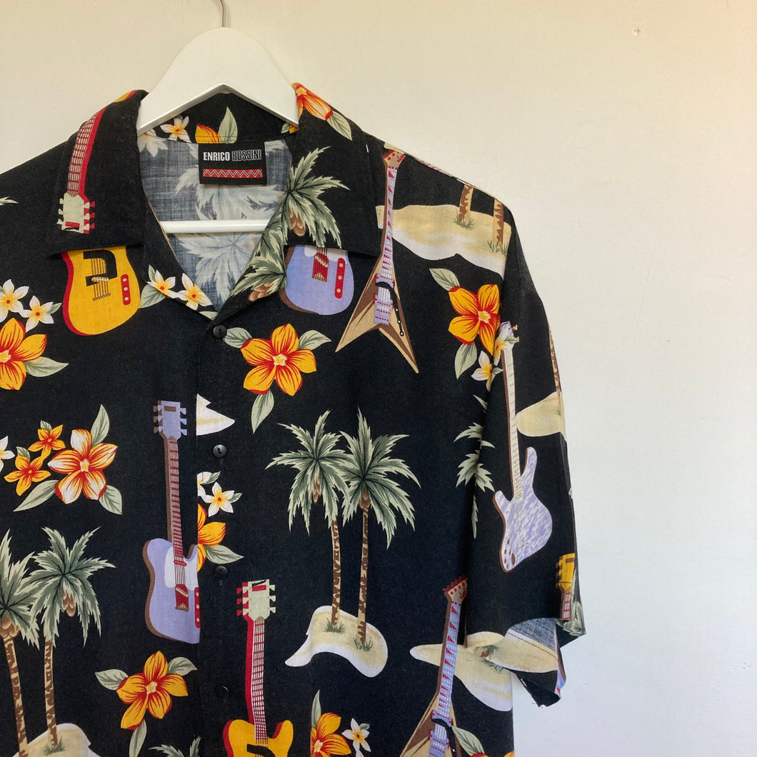 chemise hawaienne vintage à fleurs ou à motifs homme - guitares palmiers