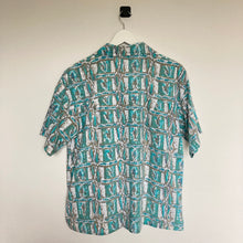 Charger l&#39;image dans la galerie, Véritable et authentique chemise hawaïenne vintage Made in USA pour homme et pour femme - 100% coton couleur bleu clair turquoise

