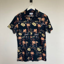 Charger l&#39;image dans la galerie, Chemise hawaïenne à fleurs Jack and Jones pour homme
