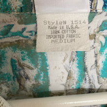 Charger l&#39;image dans la galerie, Véritable et authentique chemise hawaïenne vintage Made in USA pour homme et pour femme - 100% coton couleur bleu clair turquoise
