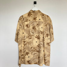 Charger l&#39;image dans la galerie, Chemise hawaïenne épaisse à fleurs pour homme - couleur orange brun marron
