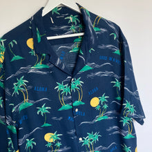 Charger l&#39;image dans la galerie, Chemise hawaienne à motifs palmiers (L/XL)
