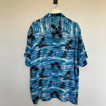 Charger l&#39;image dans la galerie, Chemise hawaienne bleue et noire (M/L)
