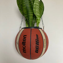 Charger l&#39;image dans la galerie, pot-de-fleurs-ballon-de-basket-plante-vase-basketball-planter-molten
