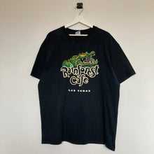 Charger l&#39;image dans la galerie,     t-shirt-noir-homme-vintage-imprime-rainforest-cafe-made-in-usa
