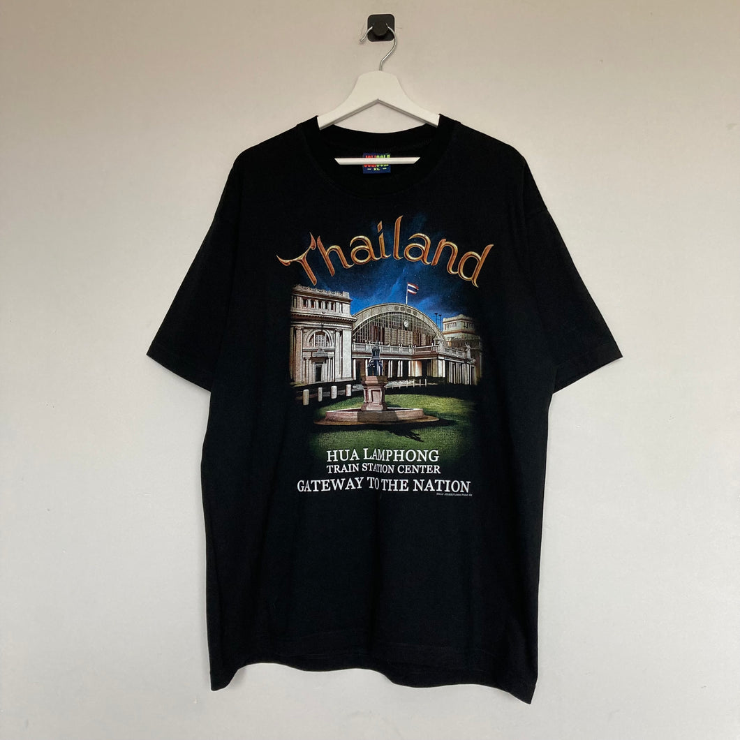 t-shirt-noir-homme-vintage-imprime-thailande-vacances-graphique