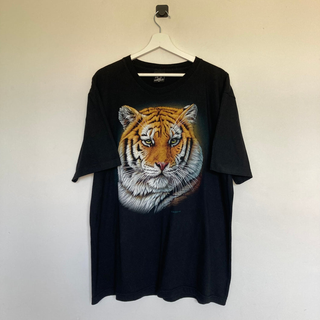 t-shirt-noir-vintage-a-motif-animal-tigre